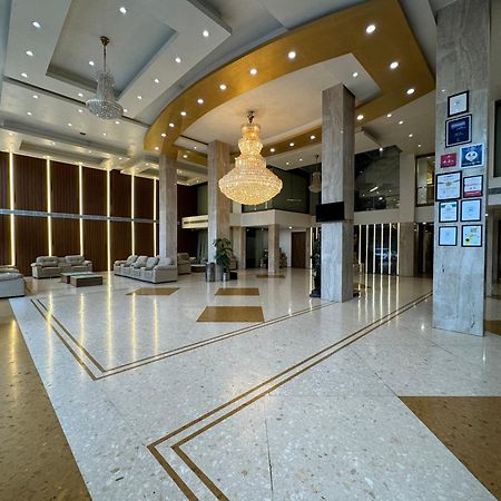 Hotel The Evergrand Palace Rádzskot Kültér fotó